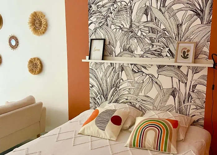 Lovely City Center Rental With Balcony
